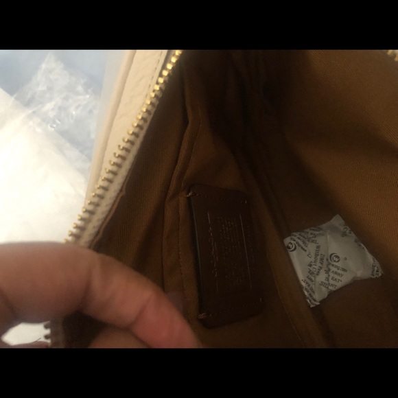 ~sold! Flash Sale! Coach leather crossbody 🦋HP - Picture 10 of 16